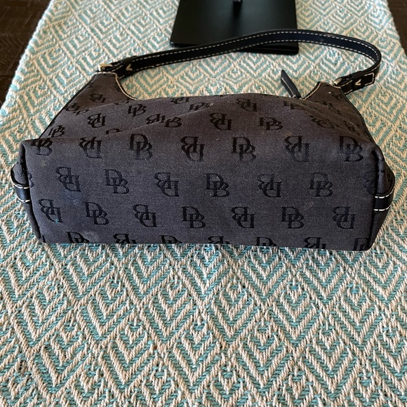 Dooney & Bourke Signature Logo Small Purse (Black) w/Gold Hardware. - Picture 7 of 8